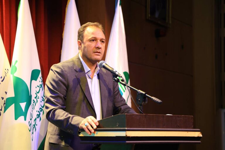 نقش آموزش سواد محیط‌زیستی در تربیت تصمیم‌سازان آینده کشور