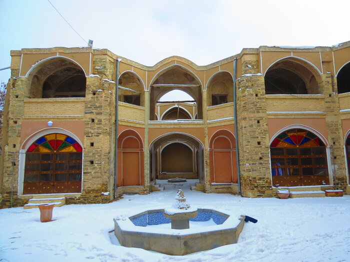کاروانسرای شمس‌السلطنه نراق