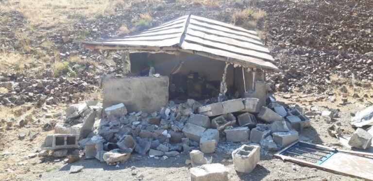 آزادسازی و رفع تصرف ۴۰۴ مترمربع از اراضی ملی روستای وارنگه‌رود البرز