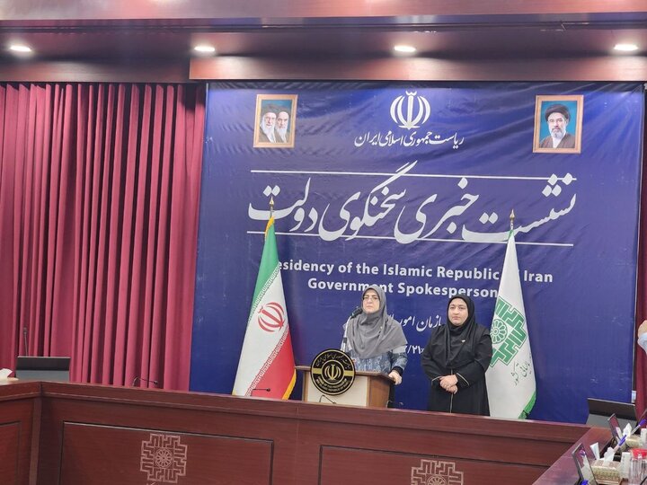 مشروح نشست خبری سخنگوی دولت درباره خلبانان ایرانی، سوخت و کالابرگ