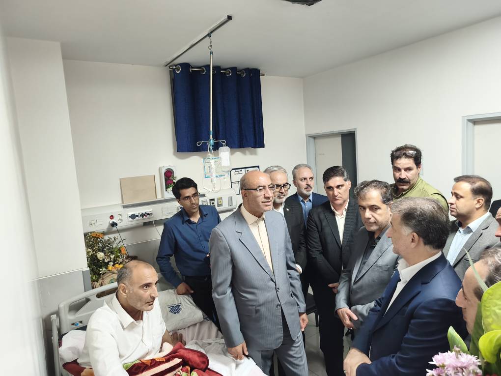 عیادت استاندار کرمانشاه از فعال محیط‌زیست مصدوم در آتش‌سوزی بوزین و مرخیل