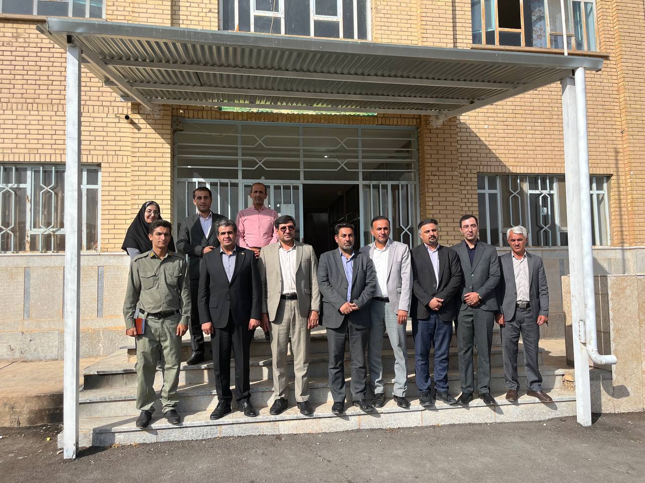 بازدید مدیرکل محیط‌زیست چهارمحال‌وبختیاری از هنرستان محیط‌بانی خانمیرزا