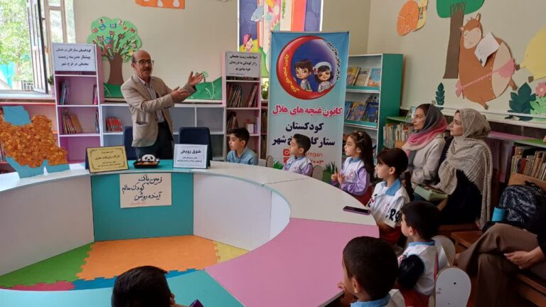 برگزاری کارگاه «بازیافت هنری» مادر و کودک در فرخ‌شهر چهارمحال‌وبختیاری