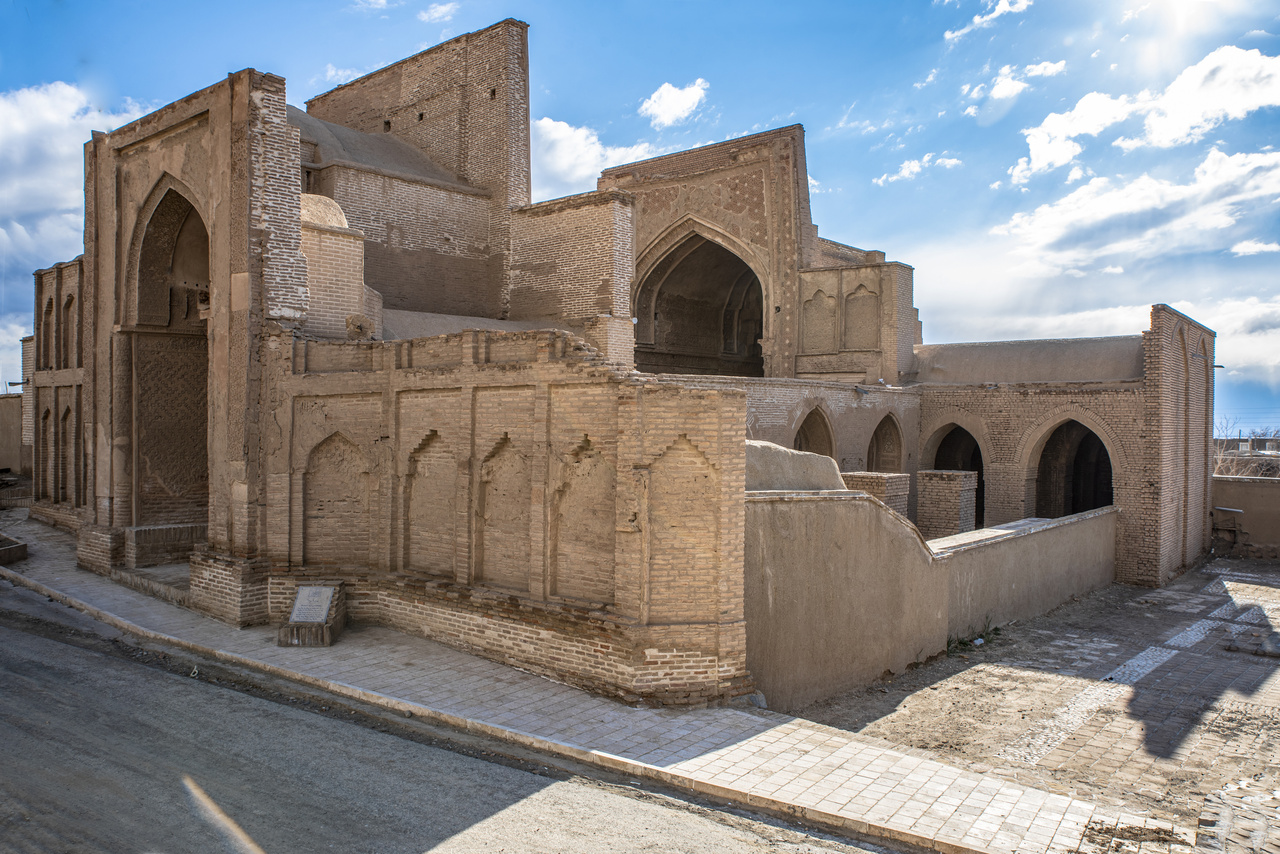 مرمت مسجد فرومد در انتظار اعتبار