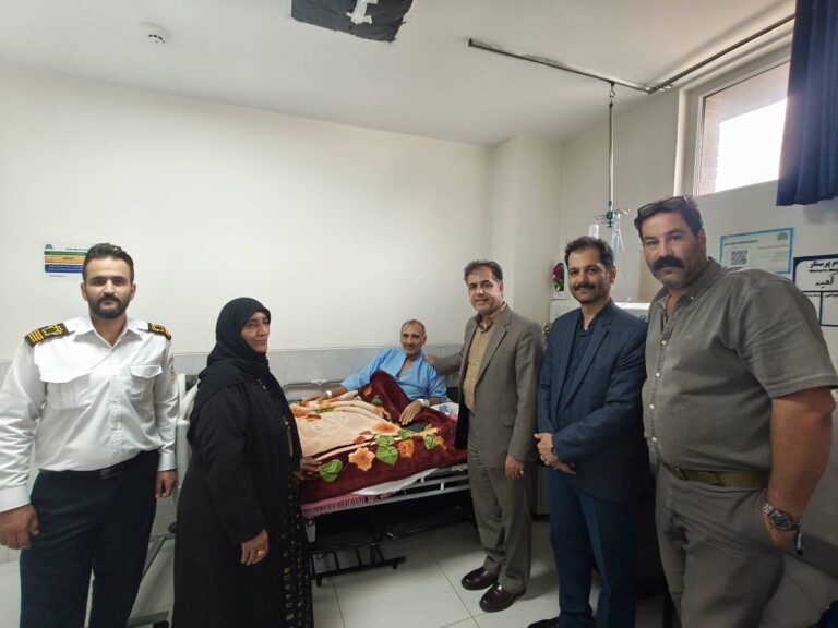 عیادت مدیرکل محیط زیست کرمانشاه از مصدوم انفجار مین در بوزین و مرخیل