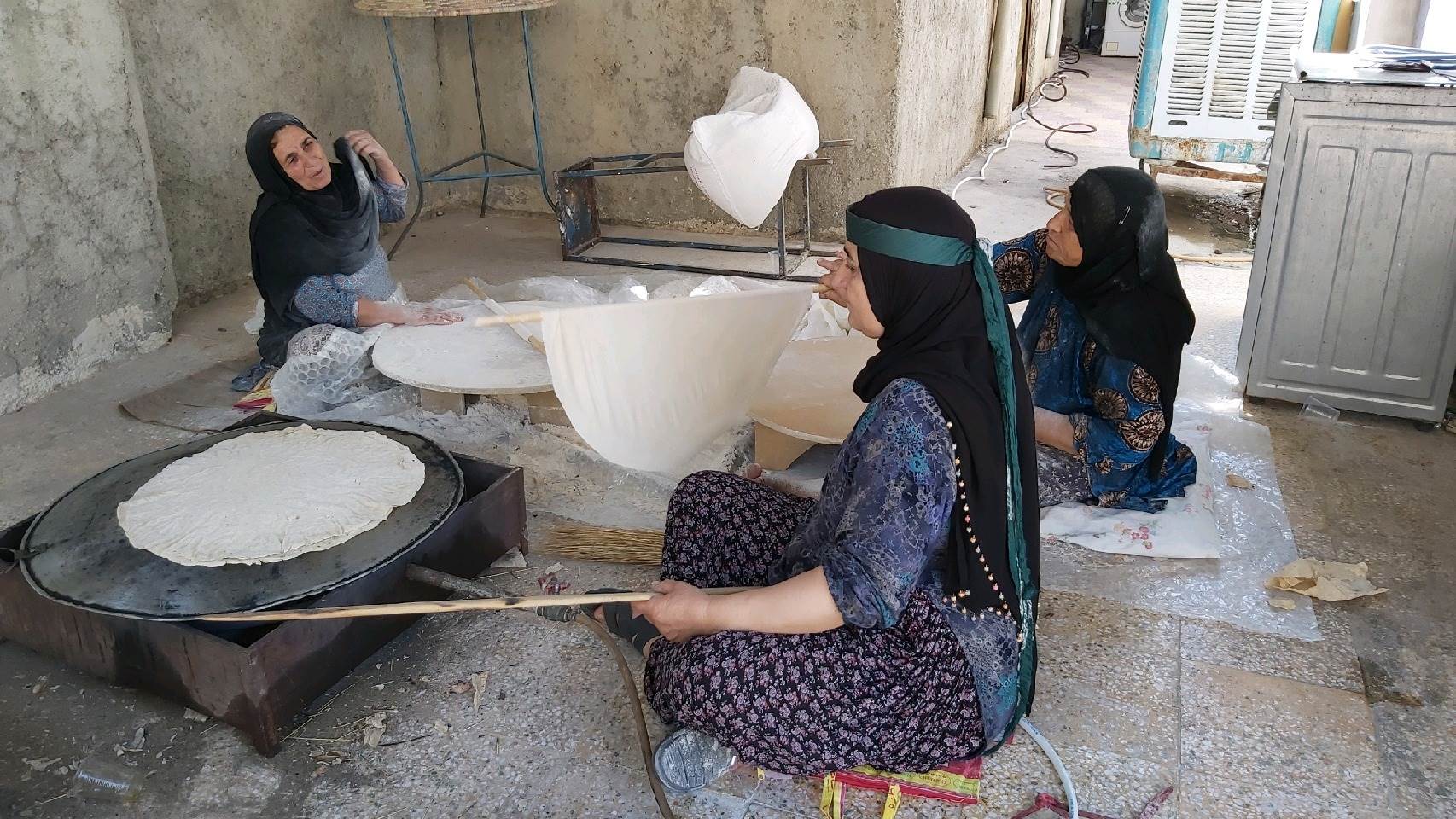 نان را از سفره روستاییان دریغ نکنید